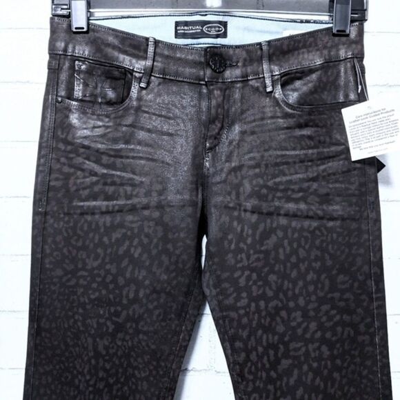 NWT HABITUAL Alice Leopard Coated Skinny Jeans 25 - Picture 2 of 8